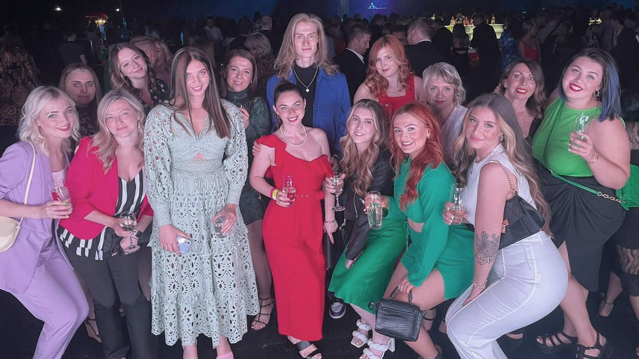 Front Page Reds Hair Company